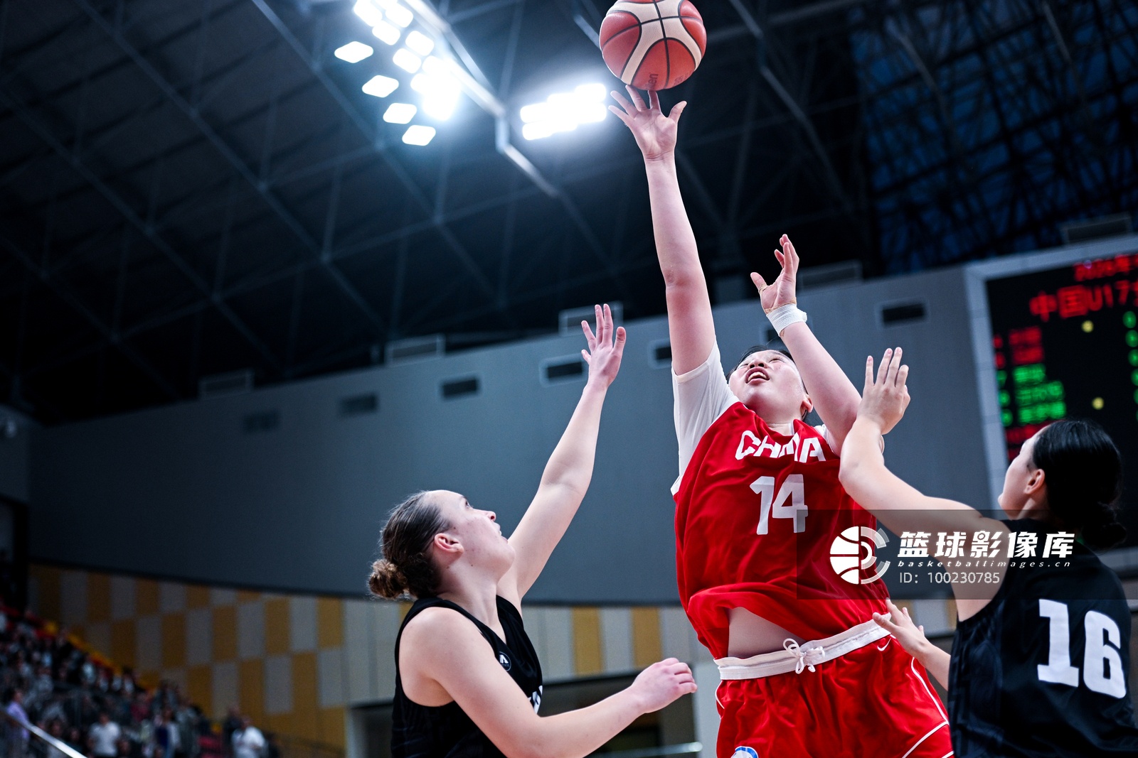 中国U17女篮惜败加拿大1分 今晚排位赛迎战斯洛文尼亚 中国U17女篮惜败加拿大1分 今晚排位赛迎战斯洛文尼亚