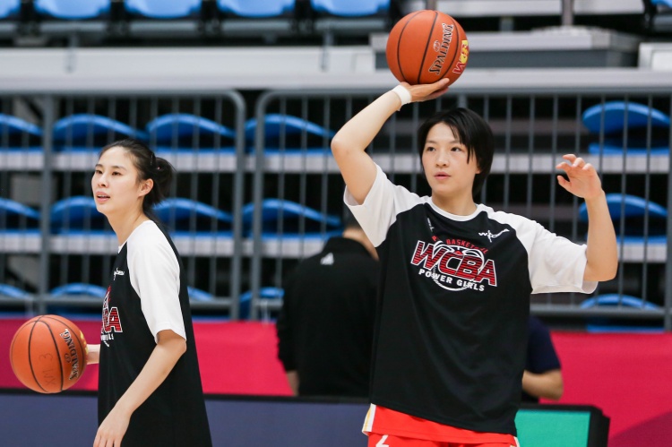 WNBL中国军团扩容：韩旭张王来同日签约吉郎毒液