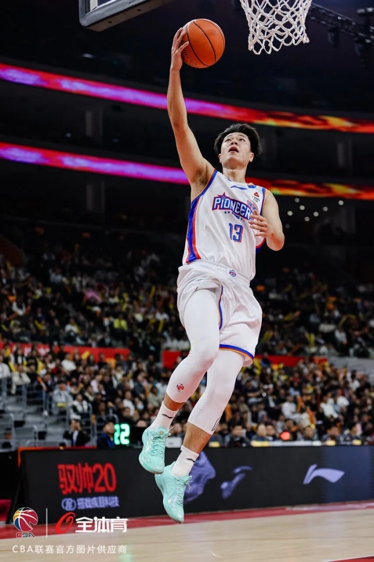 天津先行者续约五将 何佳轩以U21最佳得分手身份上调一队