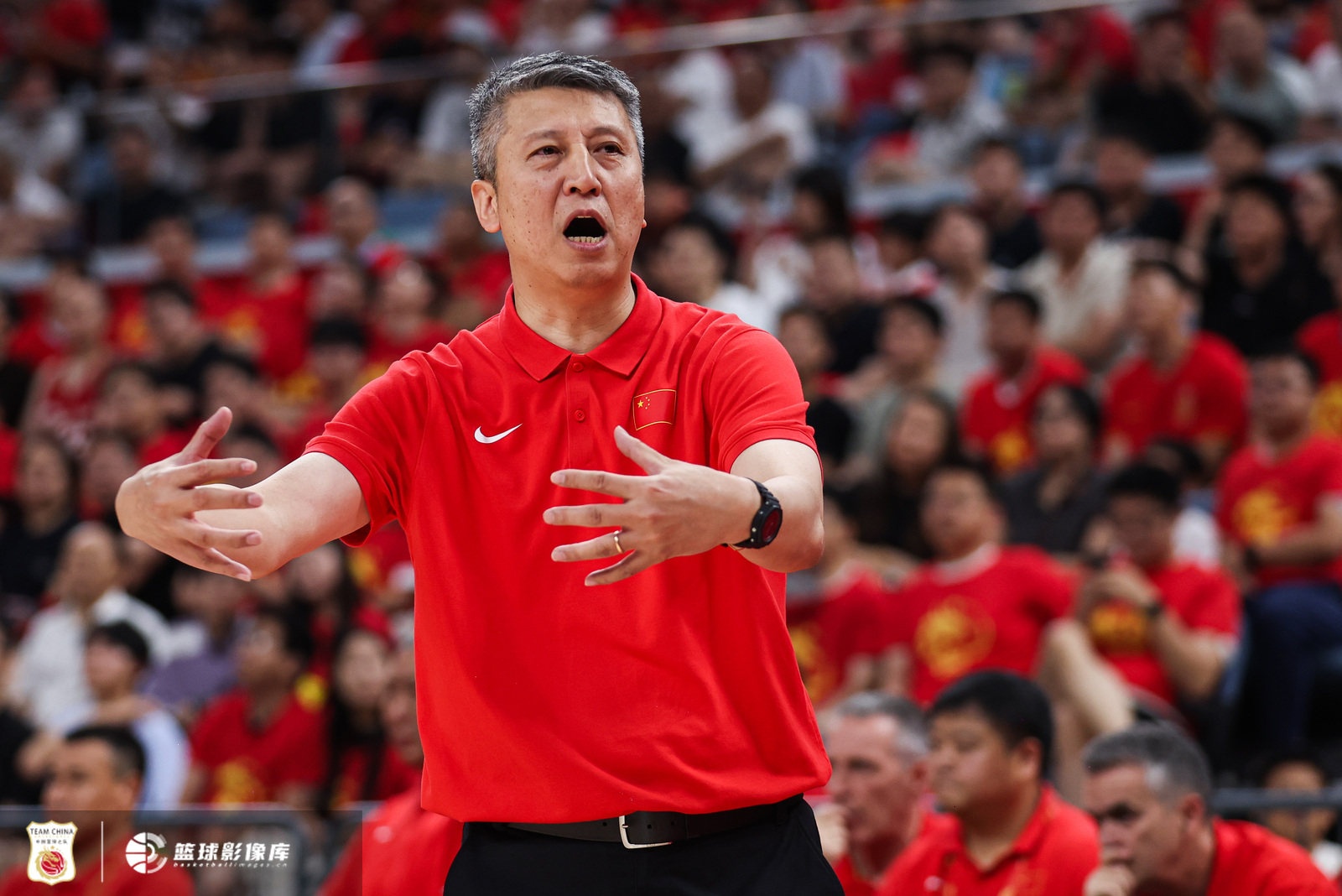 媒体人:中国男篮一场打光全部战术变化 世预赛恐翻车 媒体人:中国男篮一场打光全部战术变化 世预赛恐翻车