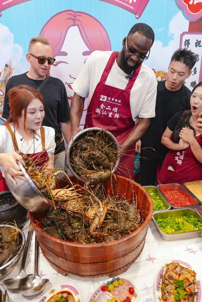 德雷蒙德·格林现身汕头 勇士官博晒活动照
