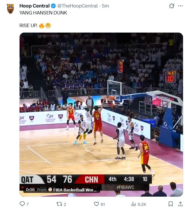 确实帅!杨瀚森世预赛举火烧天单臂暴扣 引美媒转发赞叹 确实帅!杨瀚森世预赛举火烧天单臂暴扣 引美媒转发赞叹