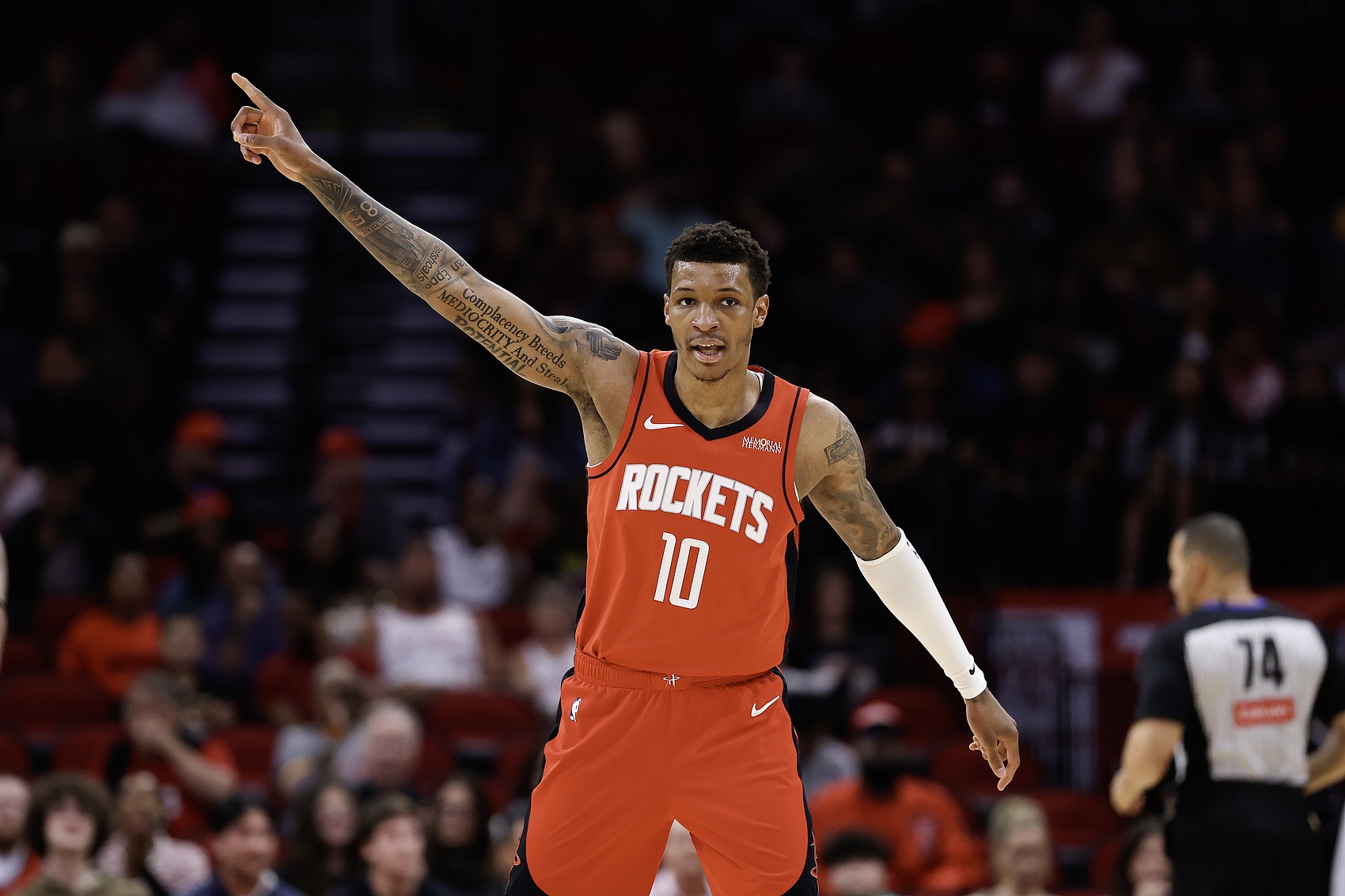 火箭媒体人：史密斯更适合成为像阿努诺比那样的顶级角色球员
