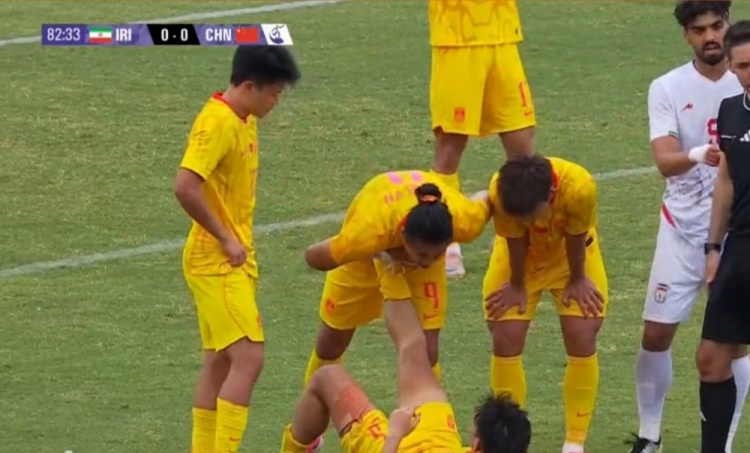 亚运会-U23国足0-0伊朗U23 小组第2末轮将战阿联酋 吴曦远射中框