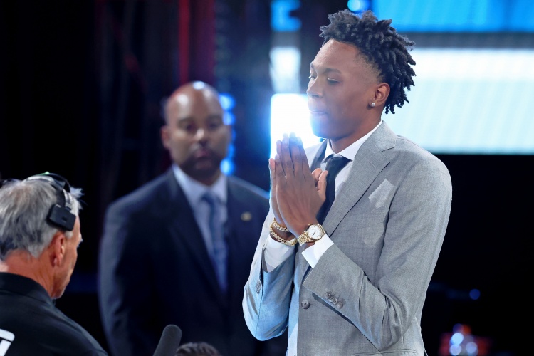 骑士签换沃特森是正确选择 相比詹姆斯他更能弥补球队的侧翼短板
