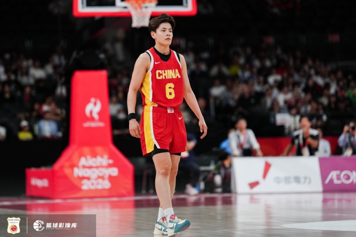 体坛周报：外线羸弱成大坑！中国女篮困在旧格局里